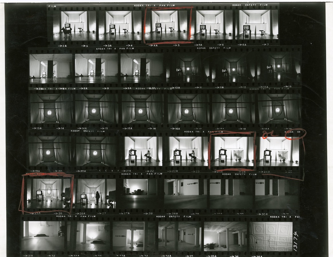 Photographic contact sheet showing different scenes of Jonas’s performance