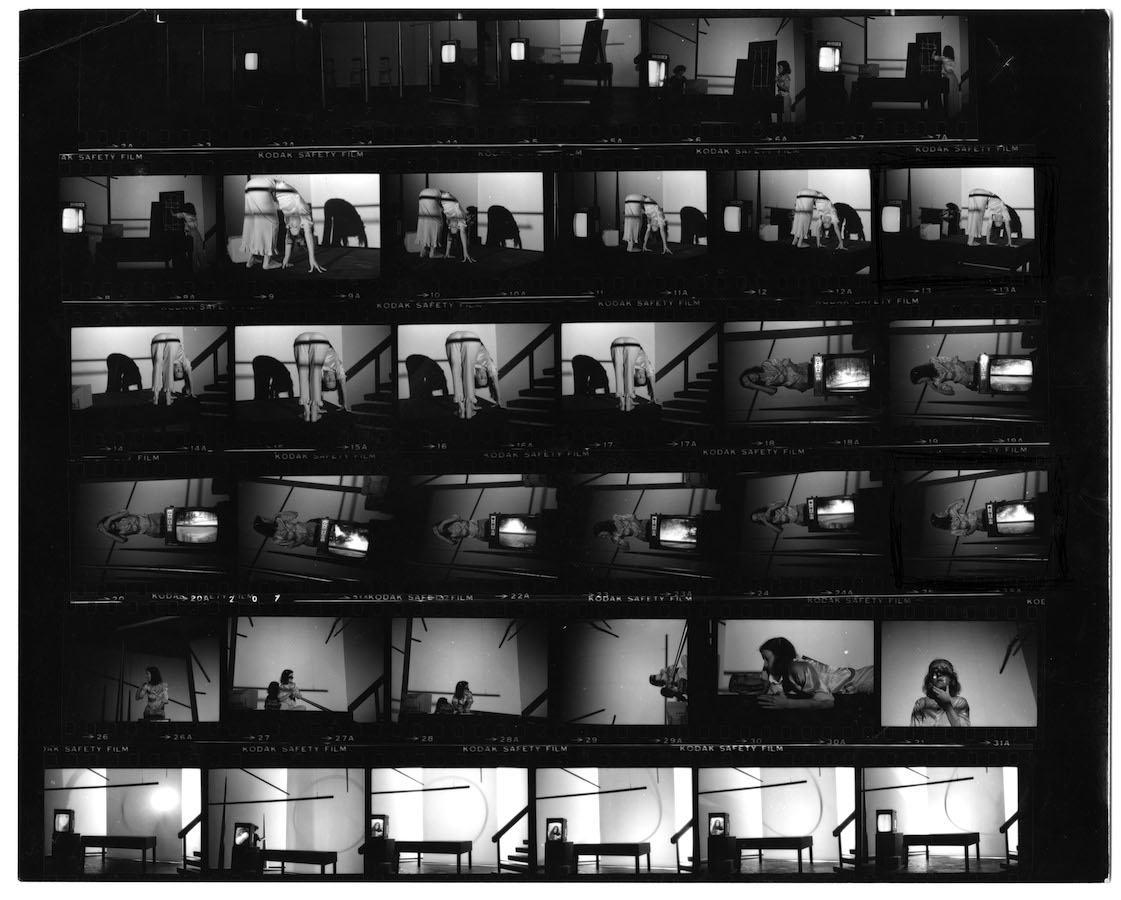 Photographic contact sheet showing different scenes of Jonas’s performance