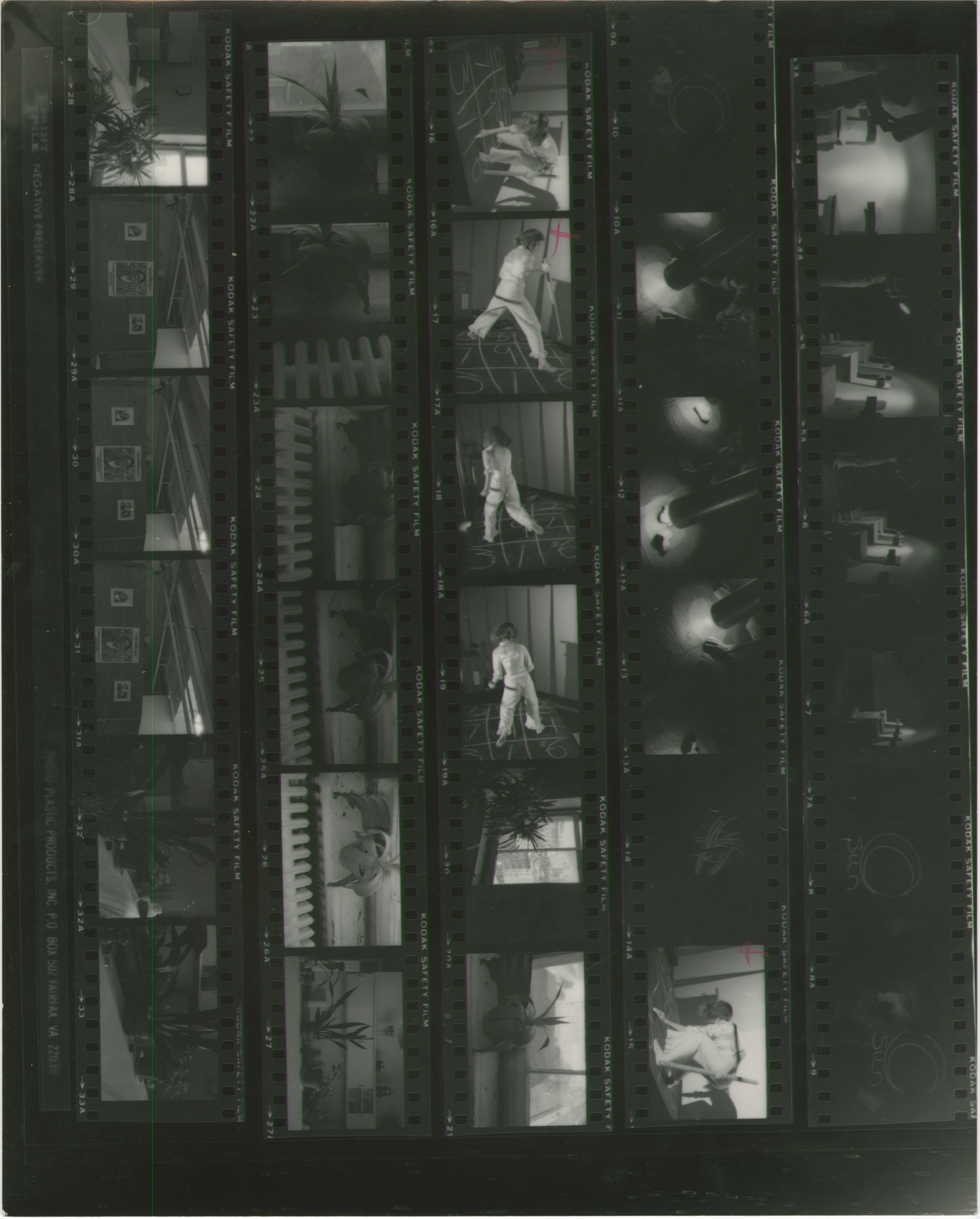 Photographic contact sheet showing different scenes of Jonas’s performance