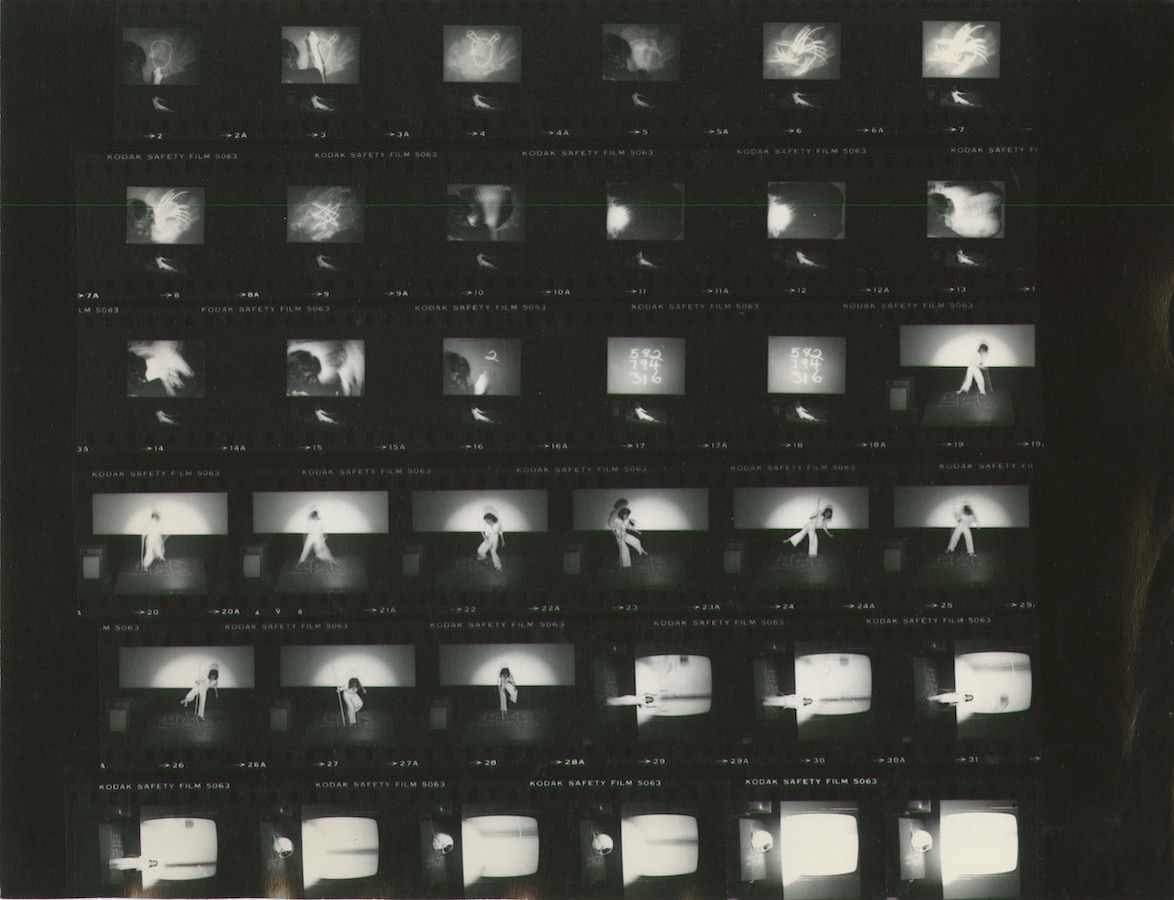 Photographic contact sheet showing different scenes of Jonas’s performance